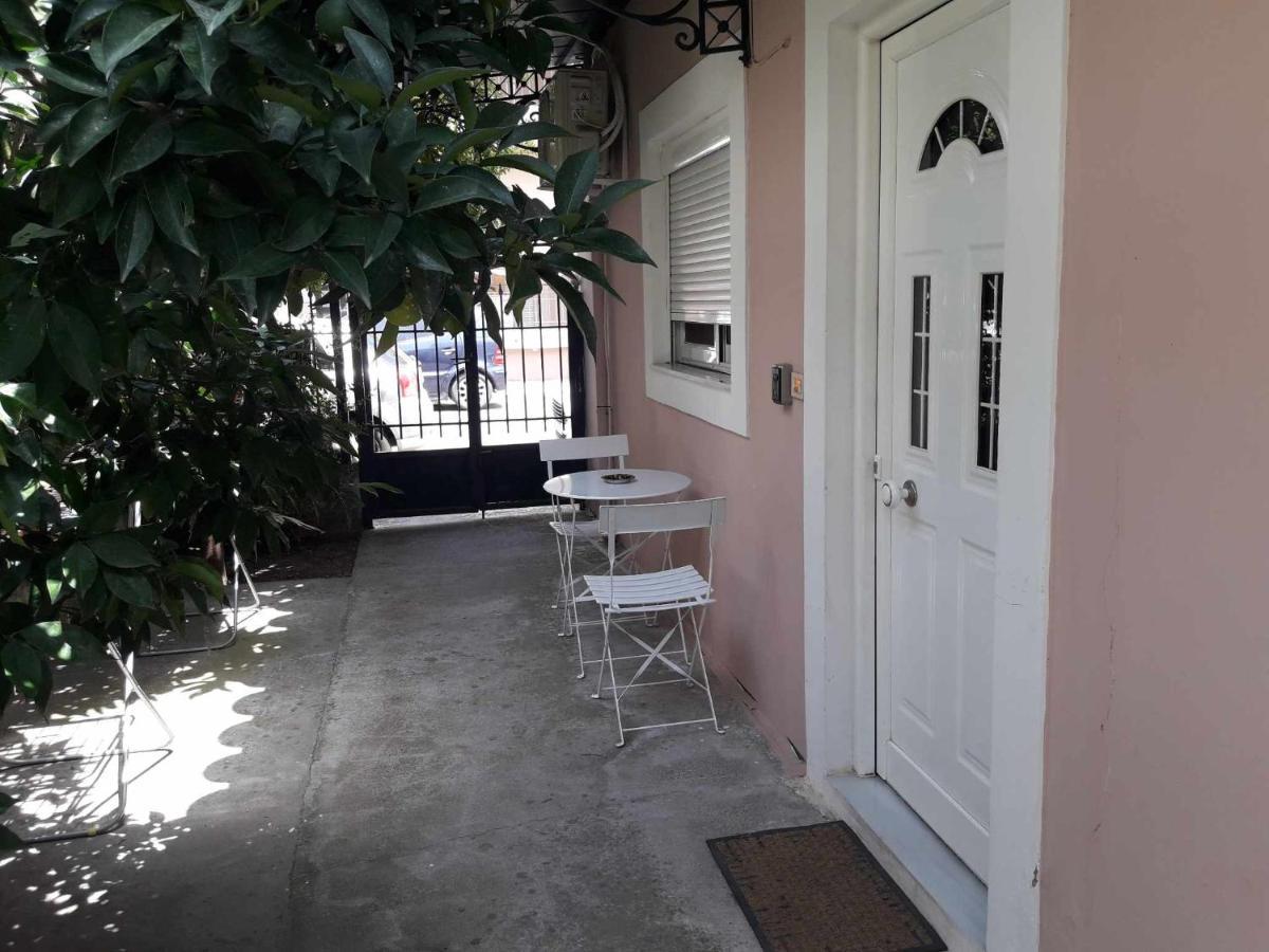 Simple, Calm And Center 2 Apartment Kalamata Exterior photo