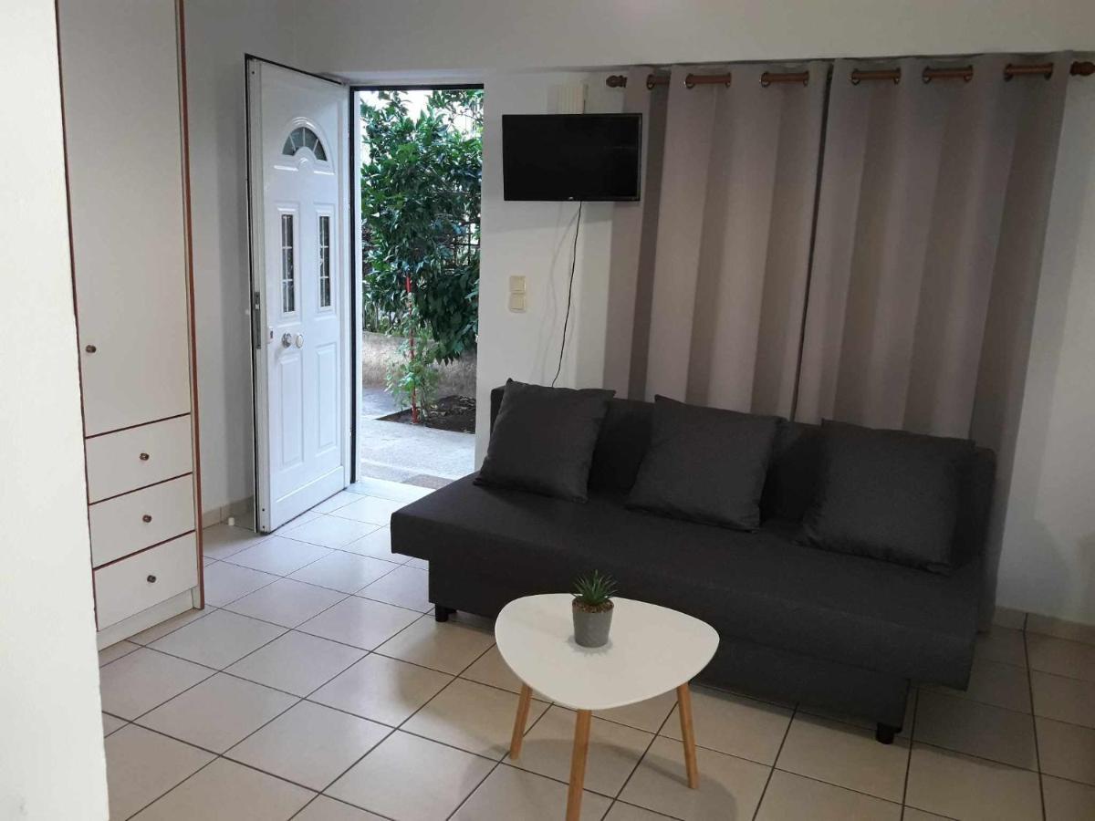 Simple, Calm And Center 2 Apartment Kalamata Exterior photo
