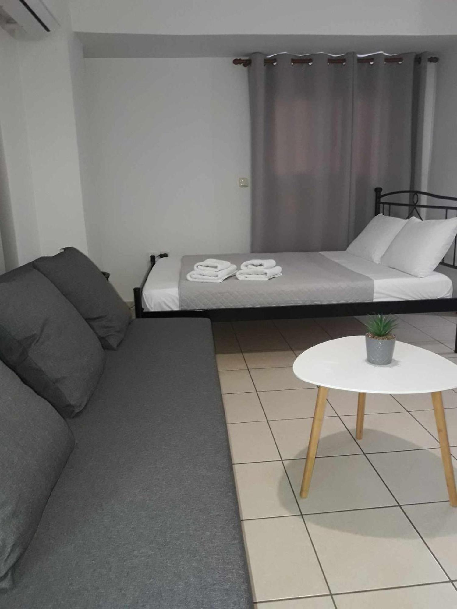Simple, Calm And Center 2 Apartment Kalamata Exterior photo